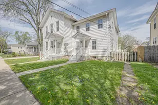 371 Cedar St, Aurora, IL 60506 - Photo 2