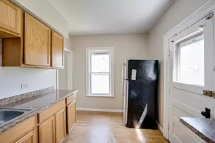 371 Cedar St, Aurora, IL 60506 - Photo 12