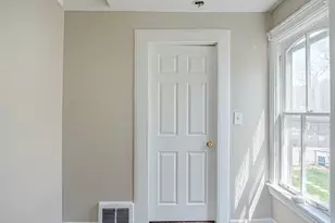 371 Cedar St, Aurora, IL 60506 - Photo 14