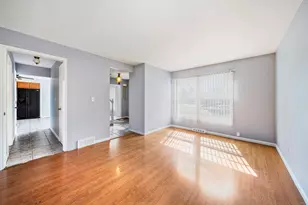 1421 Heather Dr, Aurora, IL 60506 - Photo 6