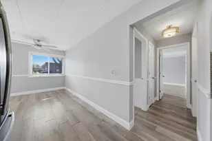 18205 Hart Dr, Homewood, IL 60430 - Photo 12