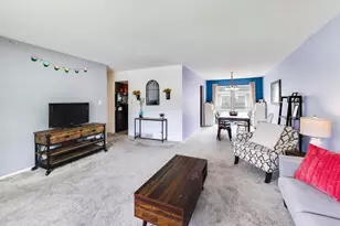 345 E View St, Lombard, IL 60148 - Photo 6