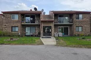 9870 Cordoba Ct, Orland Park, IL 60462 - Photo 2