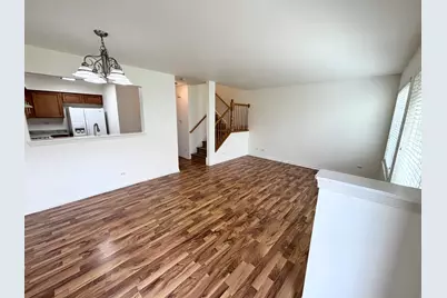 652 Lincoln Station Drive, Oswego, IL 60543 - Photo 2