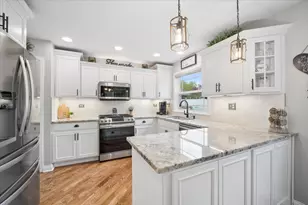 223 Shawnee Cir, Bartlett, IL 60103 - Photo 8