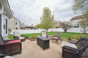 223 Shawnee Cir, Bartlett, IL 60103 - Photo 28