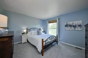 1143 Woodlake Dr, Carol Stream, IL 60188 - Photo 8