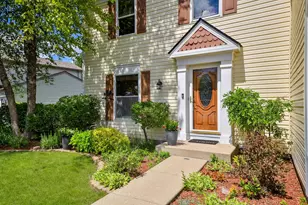 1143 Woodlake Dr, Carol Stream, IL 60188 - Photo 2