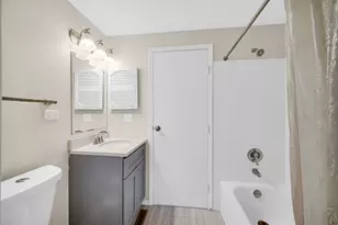 611 Kendall Ct, Schaumburg, IL 60194 - Photo 16