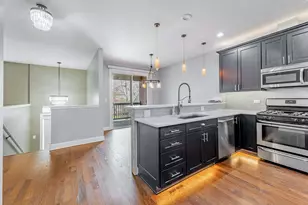 9409 Georgetown Square, Orland Park, IL 60467 - Photo 4