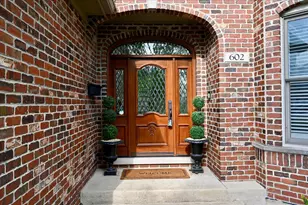 602 S Sunnyside Ave, Elmhurst, IL 60126 - Photo 2