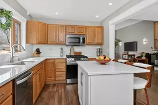 10681 Newbury St, Westchester, IL 60154 - Photo 10