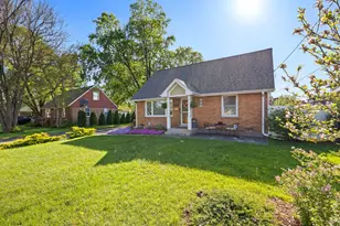 8208 Natoma Ave, Burbank, IL 60459 - Photo 2