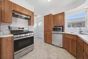 2204 Joanna Ave, Zion, IL 60099 - Photo 4