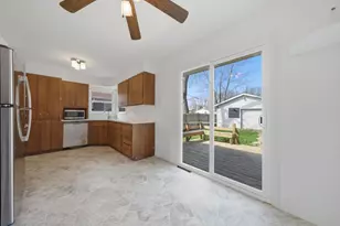 2204 Joanna Ave, Zion, IL 60099 - Photo 6