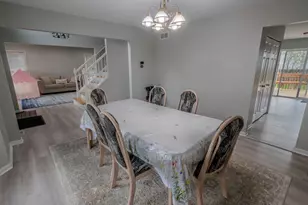 1060 Elma Ave, Elgin, IL 60120 - Photo 6