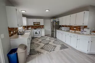 1060 Elma Ave, Elgin, IL 60120 - Photo 20