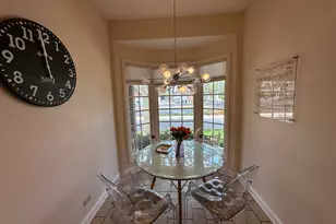 122 E Knighton Pl, Elmhurst, IL 60126 - Photo 8
