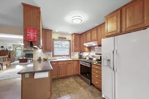 29 W Goebel Dr, Lombard, IL 60148 - Photo 6