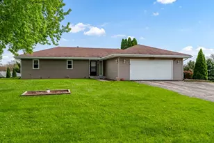 6159 Upper Ridge Way, Roscoe, IL 61073 - Photo 2
