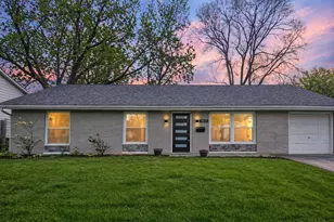 7855 Kensington Ln, Hanover Park, IL 60133 - Photo 4