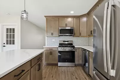 7855 Kensington Lane, Hanover Park, IL 60133 - Photo 10