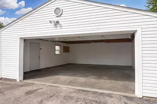 22 Wren Rd, Carpentersville, IL 60110 - Photo 16