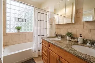 5138 S Kenwood St, Chicago, IL 60615 - Photo 4