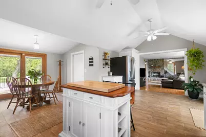 1080 Cardinal Drive S, Lake Zurich, IL 60047 - Photo 8