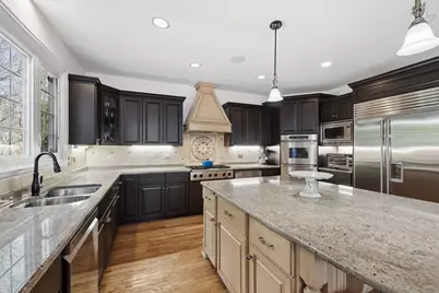 824 Megan Court, Westmont, IL 60559 - Photo 2