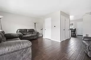 9835 Garden Ct, Schiller Park, IL 60176 - Photo 4