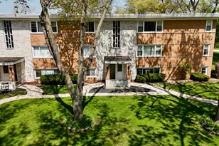 6910 W 109th St, Worth, IL 60482 - Photo 2