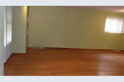 8343 S Calumet Avenue, Chicago, IL 60619 - Photo 2