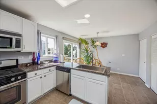558 Lincoln Station Dr, Oswego, IL 60543 - Photo 6