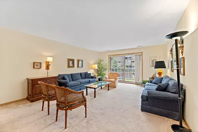 1000 Deerfield Road #101, Highland Park, IL 60035 - Photo 4