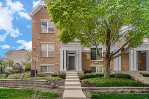 82 Arcadia Ln, Lake Zurich, IL 60047 - Photo 2