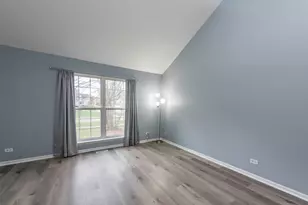 2177 W Wicklow Ln, Round Lake, IL 60073 - Photo 8