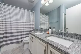 2177 W Wicklow Ln, Round Lake, IL 60073 - Photo 18
