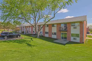 673 E Fullerton Ave, Glendale Heights, IL 60139 - Photo 2