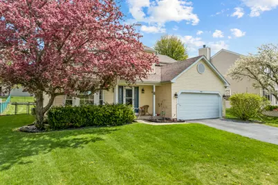 992 McPhee Drive, Lake in the Hills, IL 60156 - Photo 2
