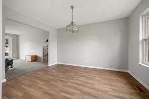 992 McPhee Dr, Lake in the Hills, IL 60156 - Photo 6