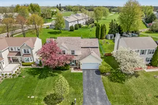 992 McPhee Dr, Lake in the Hills, IL 60156 - Photo 1