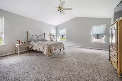 992 McPhee Drive, Lake in the Hills, IL 60156 - Photo 16