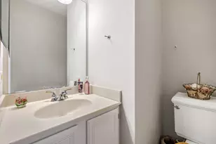 992 McPhee Dr, Lake in the Hills, IL 60156 - Photo 14