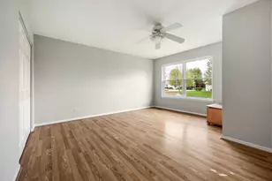 992 McPhee Dr, Lake in the Hills, IL 60156 - Photo 20
