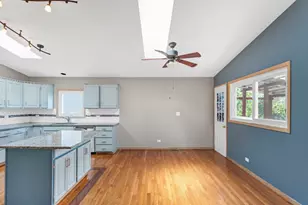 439 E Morse Ave, Bartlett, IL 60103 - Photo 8