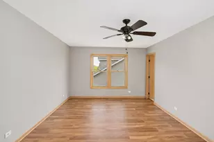 439 E Morse Ave, Bartlett, IL 60103 - Photo 10