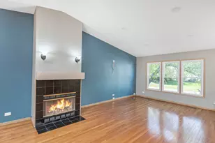 439 E Morse Ave, Bartlett, IL 60103 - Photo 6