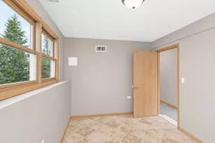 439 E Morse Ave, Bartlett, IL 60103 - Photo 28