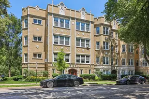 824 Washington Blvd, Oak Park, IL 60302 - Photo 1